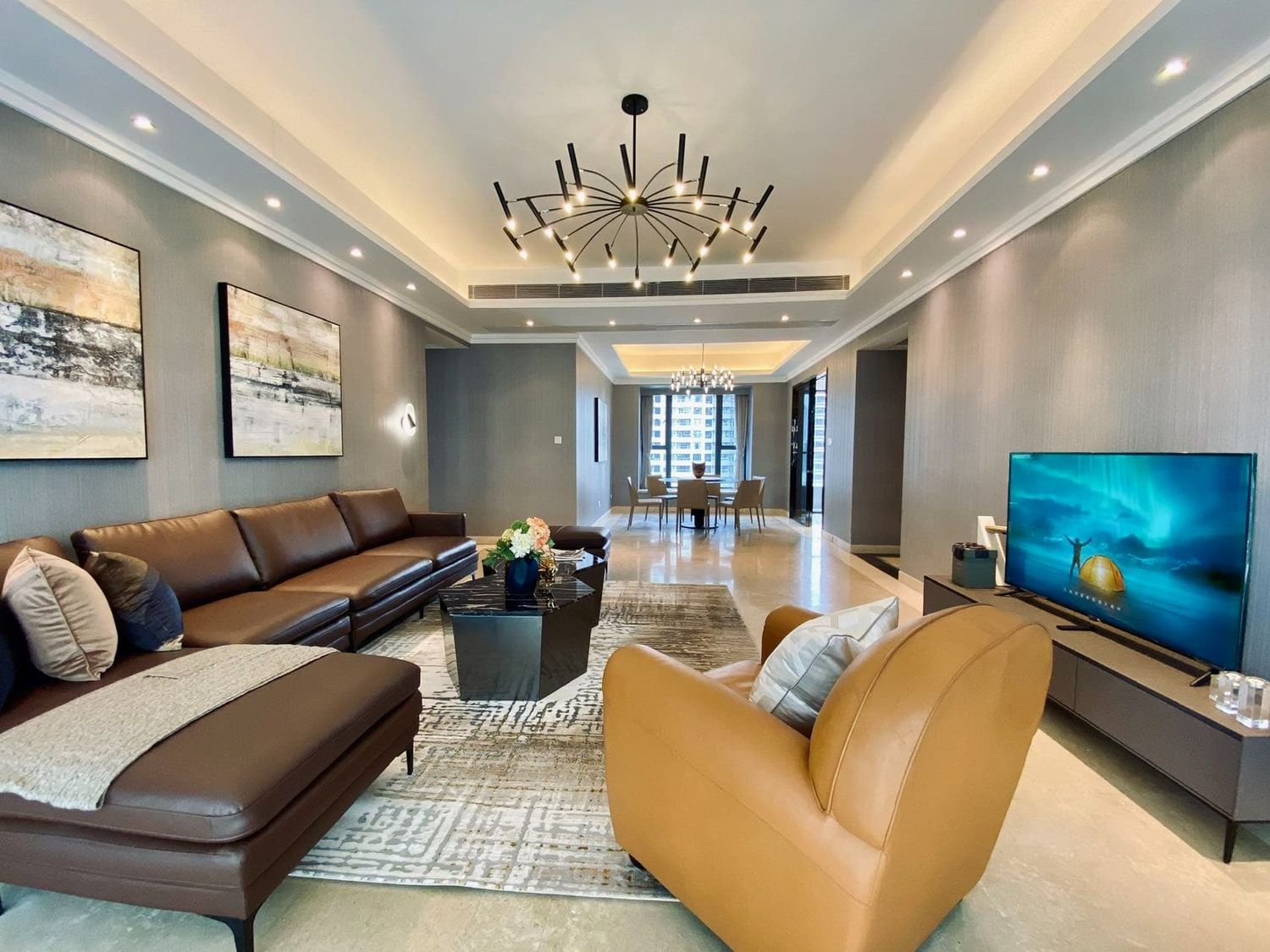 Faceing north,high floor 4BR 238SQM- LingFeng garden （领峰园）